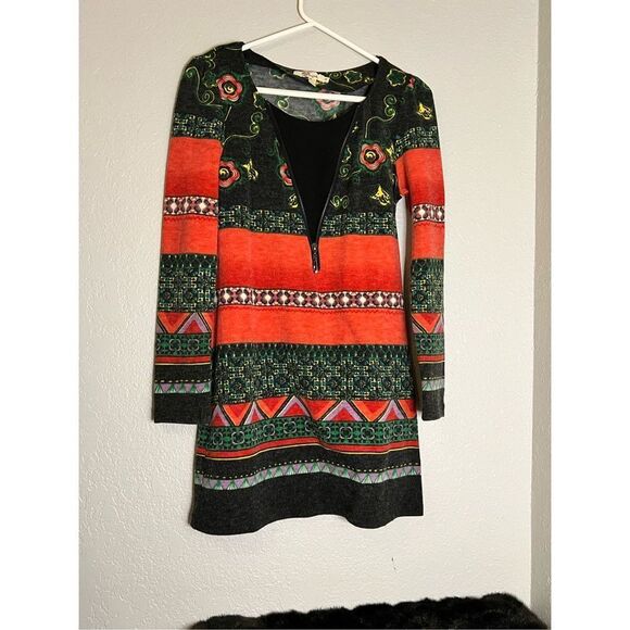 Aryeh Women's Tunic Sweater Dress Size S  Black Red Floral Geometeric Pattern - Picture 1 of 5